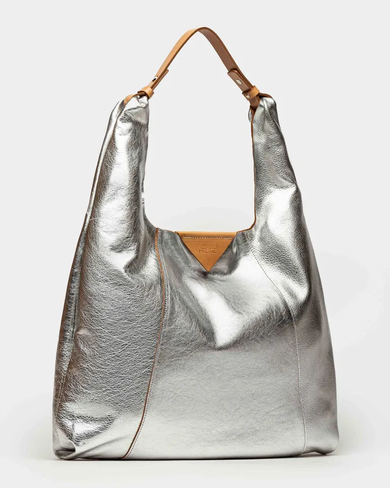Bolso de cuero graneado metalizado: elegancia y funcionalidad en un solo accesorio de Prüne en Bolsos y Carteras para argentina