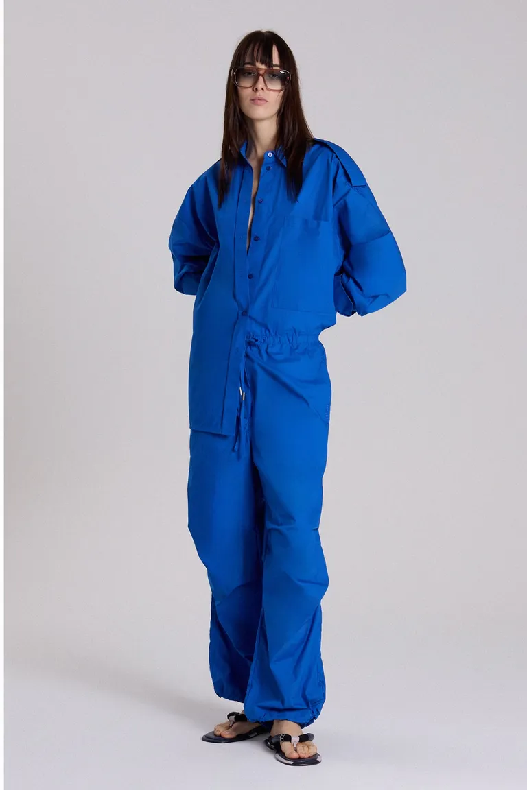 Pantalón parachute de algodón 100% en corte babucha amplio y versátil de Maria Cher en Pantalones para argentina