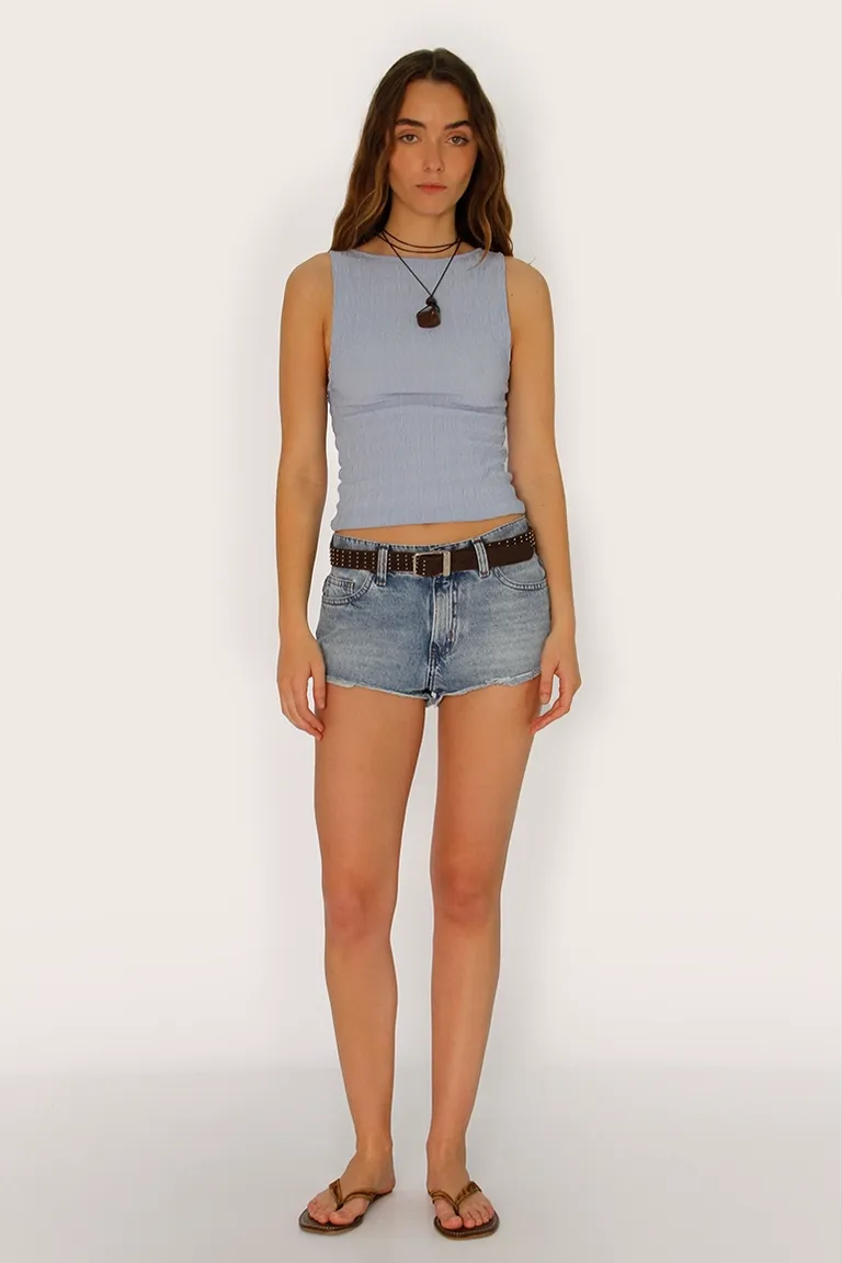 Musculosa de tela elástica con textura y cuello bote para mujer de Sofia Sarkany en Tops para argentina