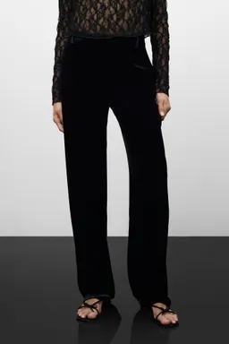 Pantalón wideleg terciopelo de Mango en Pantalones para argentina