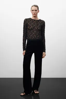 Pantalón wideleg terciopelo de Mango en Pantalones para argentina