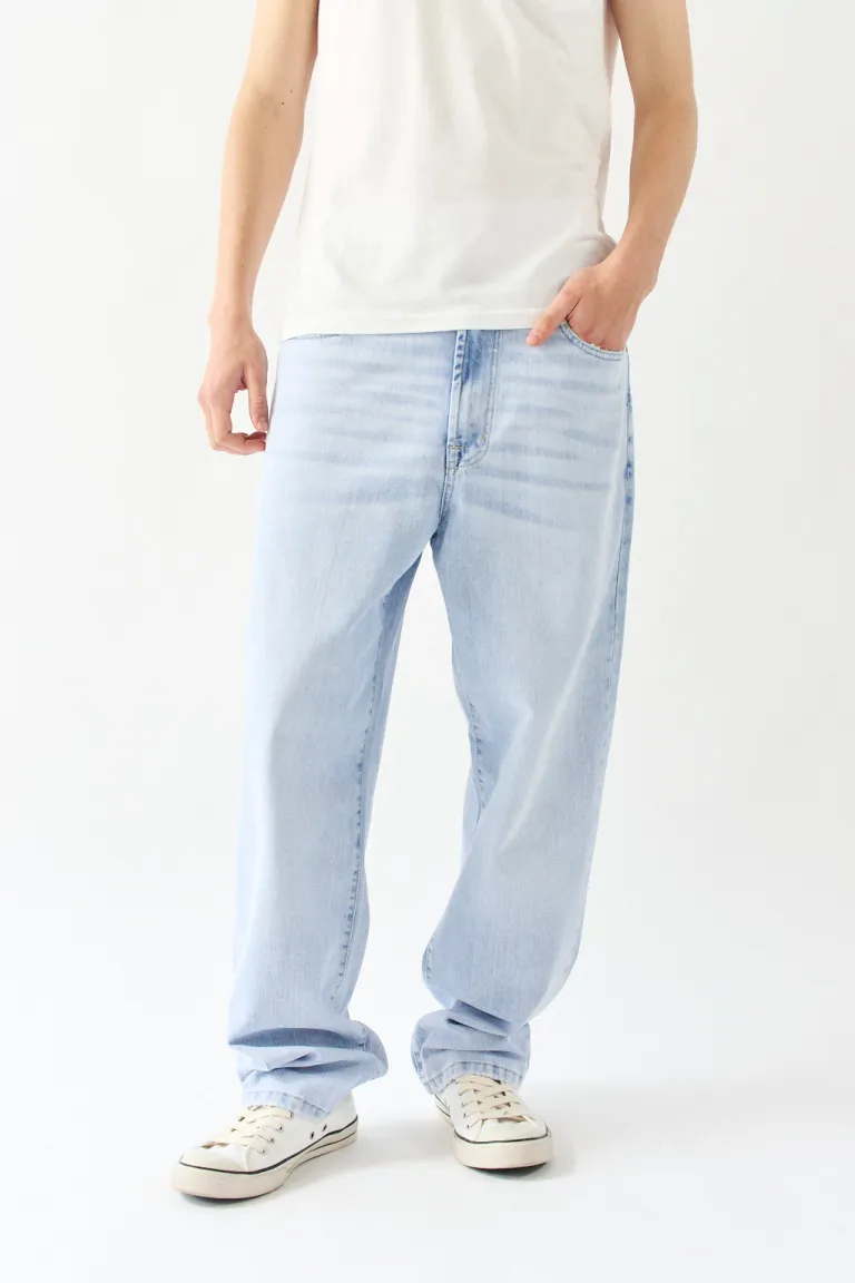 Pantalón de mezclilla de corte relajado en acabado lavado azul cielo de Bensimon en Pantalones para argentina