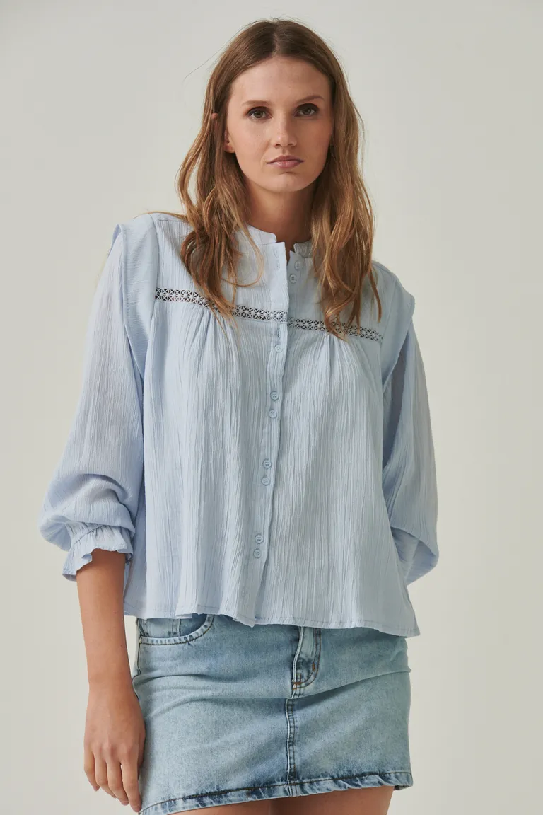 Camisa bordada de estilo femenino para un look sofisticado de Sweet en Camisas para argentina