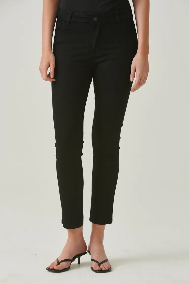 Pantalón denim negro skinny elastizado con ajuste ajustado y cómodo de Sweet en Pantalones para argentina