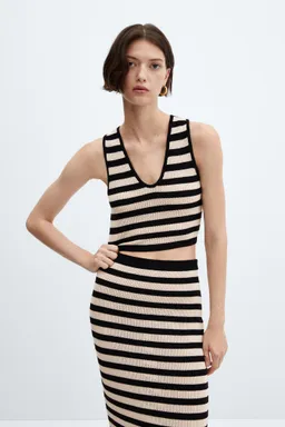Top punto calados de Mango en Tops para argentina