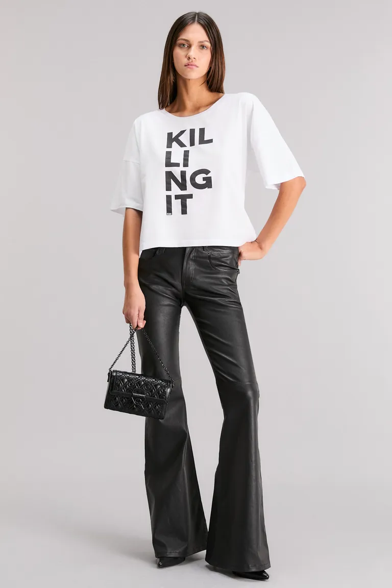 Remera blanca con gráfico impactante para mujer - Diseño exclusivo y estilo urbano de Kosiuko en Remeras para argentina