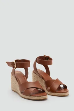 Sandalia cuña tiras cruzadas de Mango en Sandalias para argentina