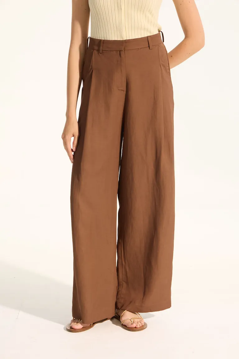 Pantalón de lino viscosa con detalles de tablas y pinzas para un ajuste perfecto de Portsaid en Pantalones para argentina