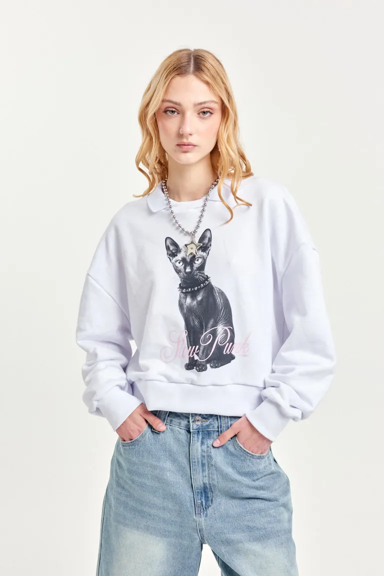 Buzo oversize con estampa gráfica en blanco - Prenda de moda con carácter de 47 Street en Buzos y Sweaters para argentina