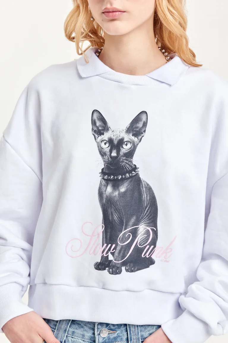 Buzo oversize con estampa gráfica en blanco - Prenda de moda con carácter de 47 Street en Buzos y Sweaters para argentina