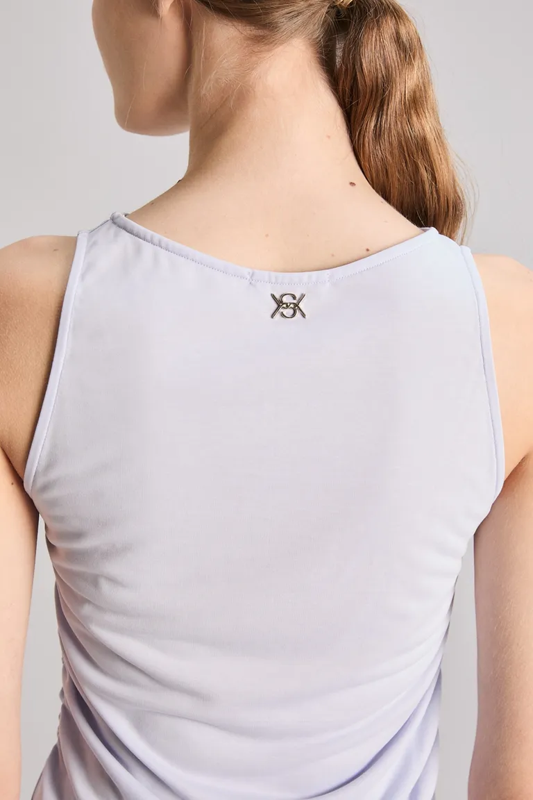 Remera femenina de corte slim con frunces laterales y cuello redondo de Kosiuko en Remeras para argentina