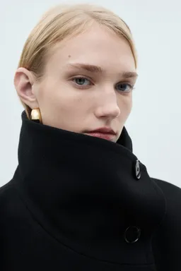 Abrigo midi lana envolvente de Mango en Chaquetas para argentina