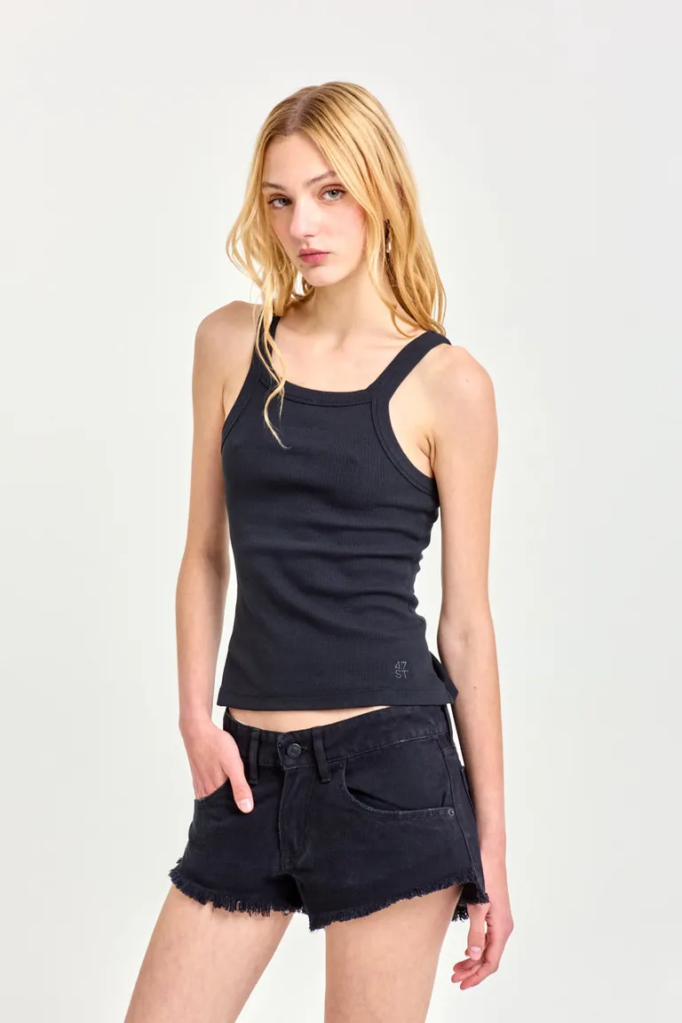 Cortos negros de diseño minimalista para un estilo elegante y versátil de 47 Street en Shorts para argentina