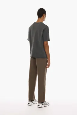 Pantalón chino corte relajado de Lefties en Pantalones para argentina