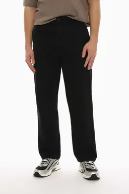 Pantalón chino corte relajado de Lefties en Pantalones para argentina