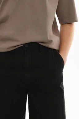 Pantalón chino corte relajado de Lefties en Pantalones para argentina