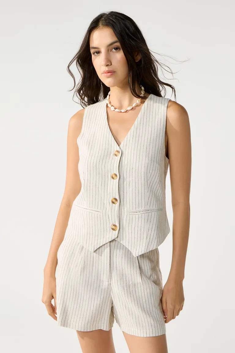 Elegante chaleco sastre de lino rayado para mujer de Cuesta Blanca en Chalecos para argentina