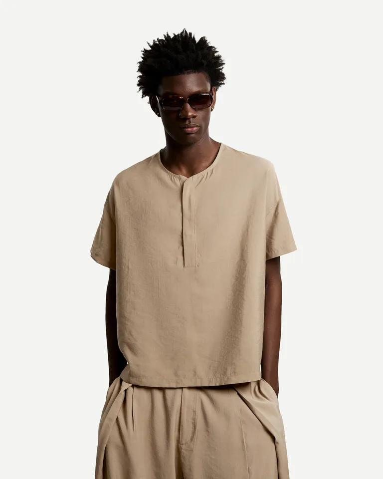 Camisa oversize fluida manga corta de Bershka en Camisas para argentina