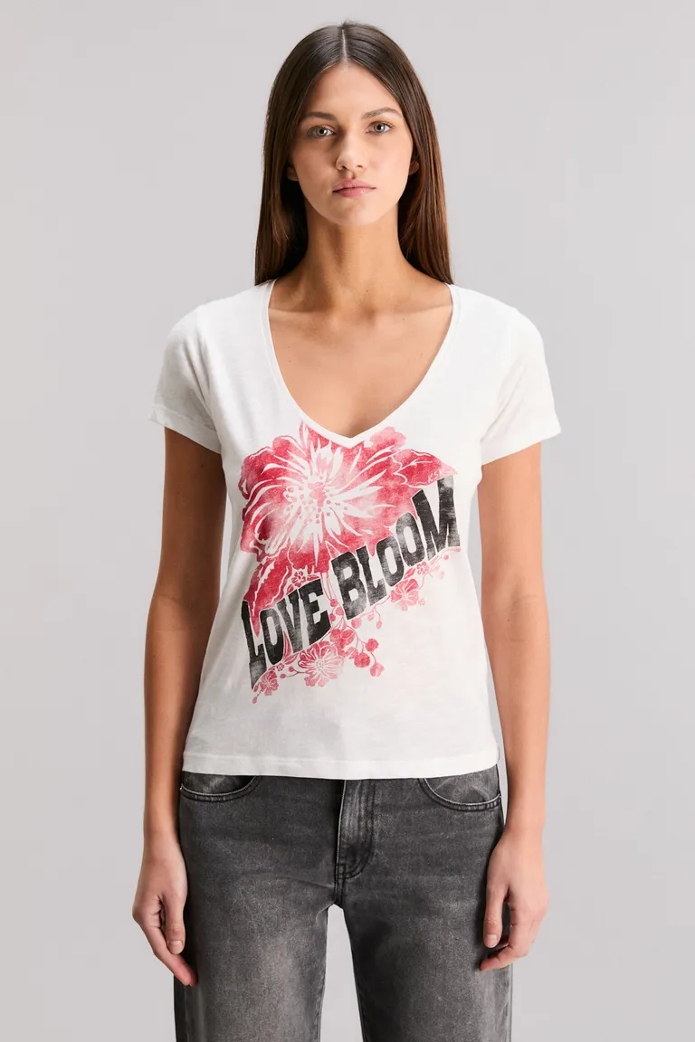 Remera de algodón con estampado de flores en tonos rosas de Kosiuko en Remeras para argentina