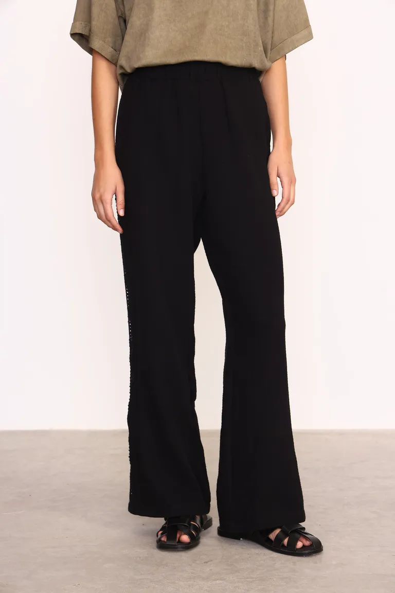 Pantalón de corte recto con detalles decorativos y cintura elastizada de Yagmour en Pantalones para argentina