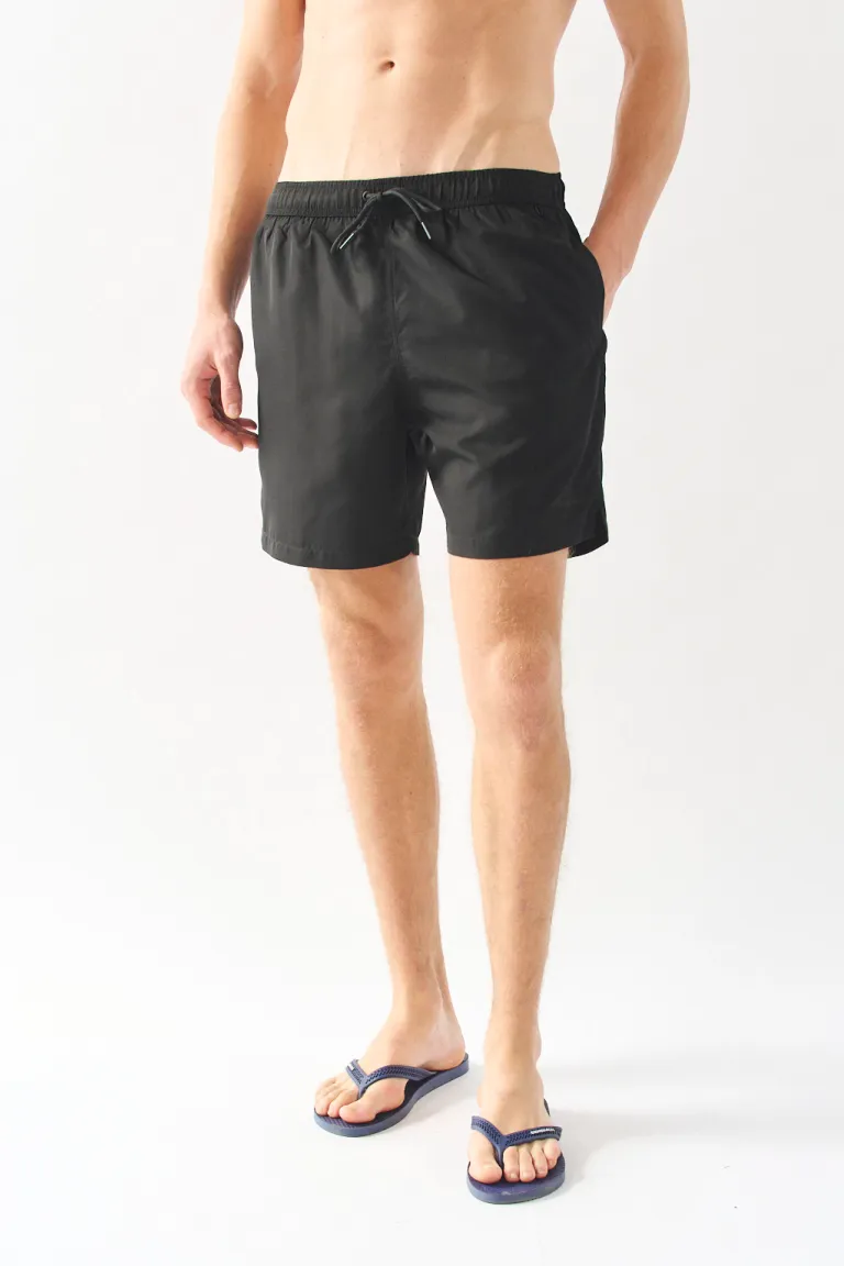 Short de baño negro con cintura elástica y bolsillos laterales para hombre de Bensimon en Trajes de Baño para argentina