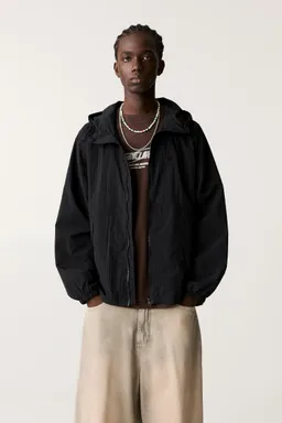 Rompevientos ligero paneles de Pull&Bear en Abrigos y Camperas para argentina