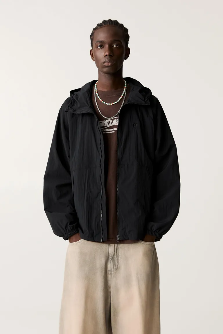 Rompevientos ligero paneles de Pull&Bear en Abrigos y Camperas para argentina
