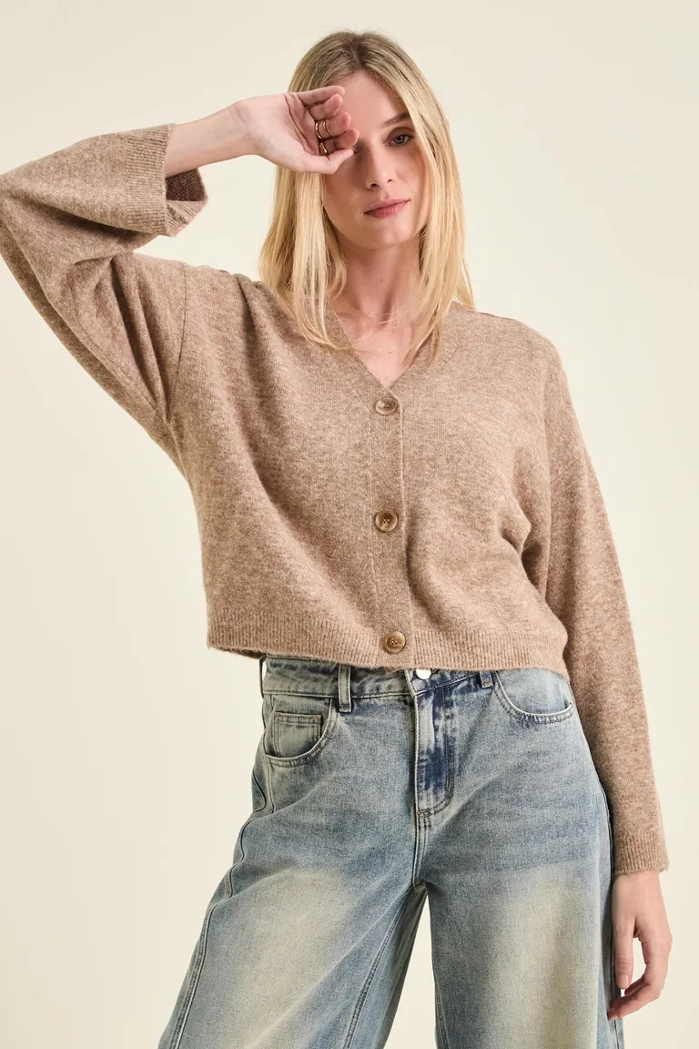 Cardigan tejido de manga larga con cierre de botones y escote en V de Cuesta Blanca en Buzos y Sweaters para argentina