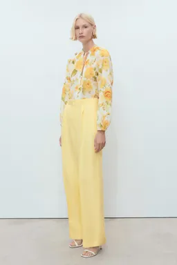 Pantalón mezcla lino pinzas de Mango en Pantalones para argentina