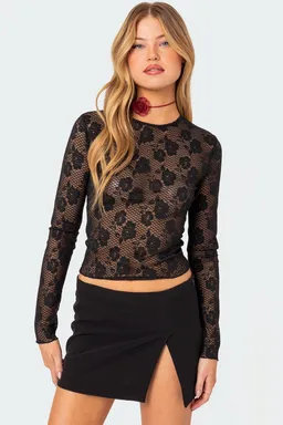 Top red con bordado rosa de Edikted en Tops para argentina