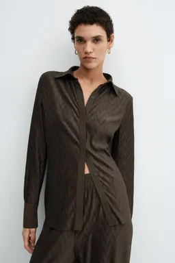 Camisa texturizada con botones de Mango en Camisas para argentina