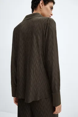 Camisa texturizada con botones de Mango en Camisas para argentina