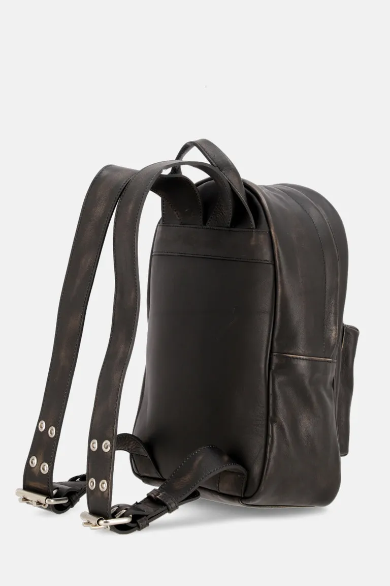 Mochila negra de cuero de diseño compacto y elegante de Justaosadia en Mochilas para argentina