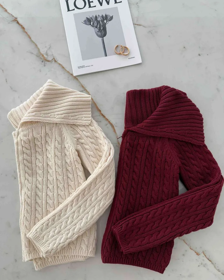 Suéter de punto con cierre entallado y cuello alto para mujer de Hesed en Buzos y Sweaters para argentina