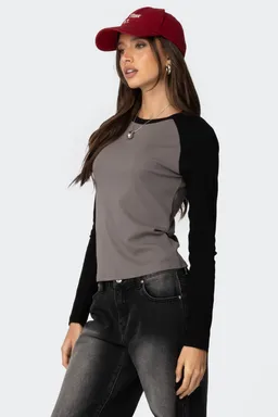 Remera manga larga raglán tommi de Edikted en Remeras para argentina