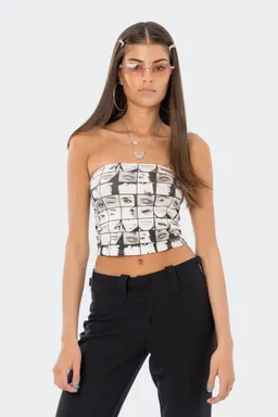 Top tubo strapless estampado de Edikted en Tops para argentina