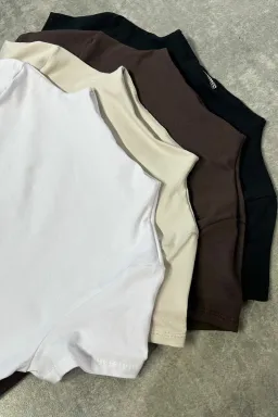 Remera Cuello Alto de Isostasia en Remeras para argentina