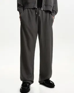 Pantalón ancho texturizado de Bershka en Pantalones para argentina