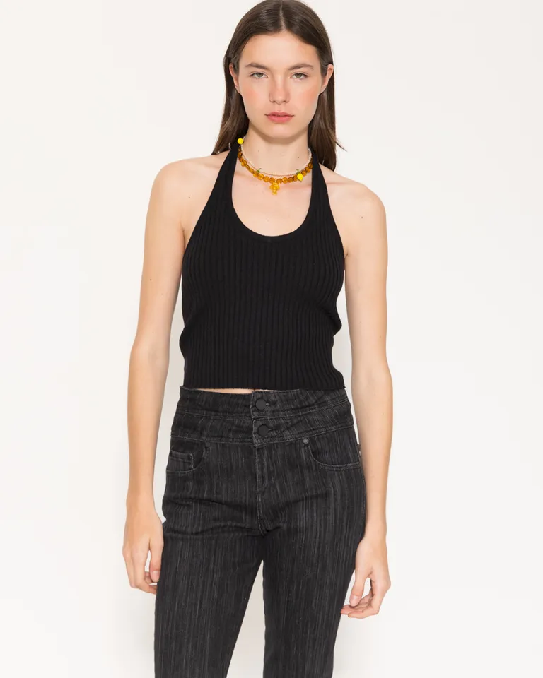 Top negro de escote en V y espalda descubierta con lazo de Jazmin Chebar en Tops para argentina