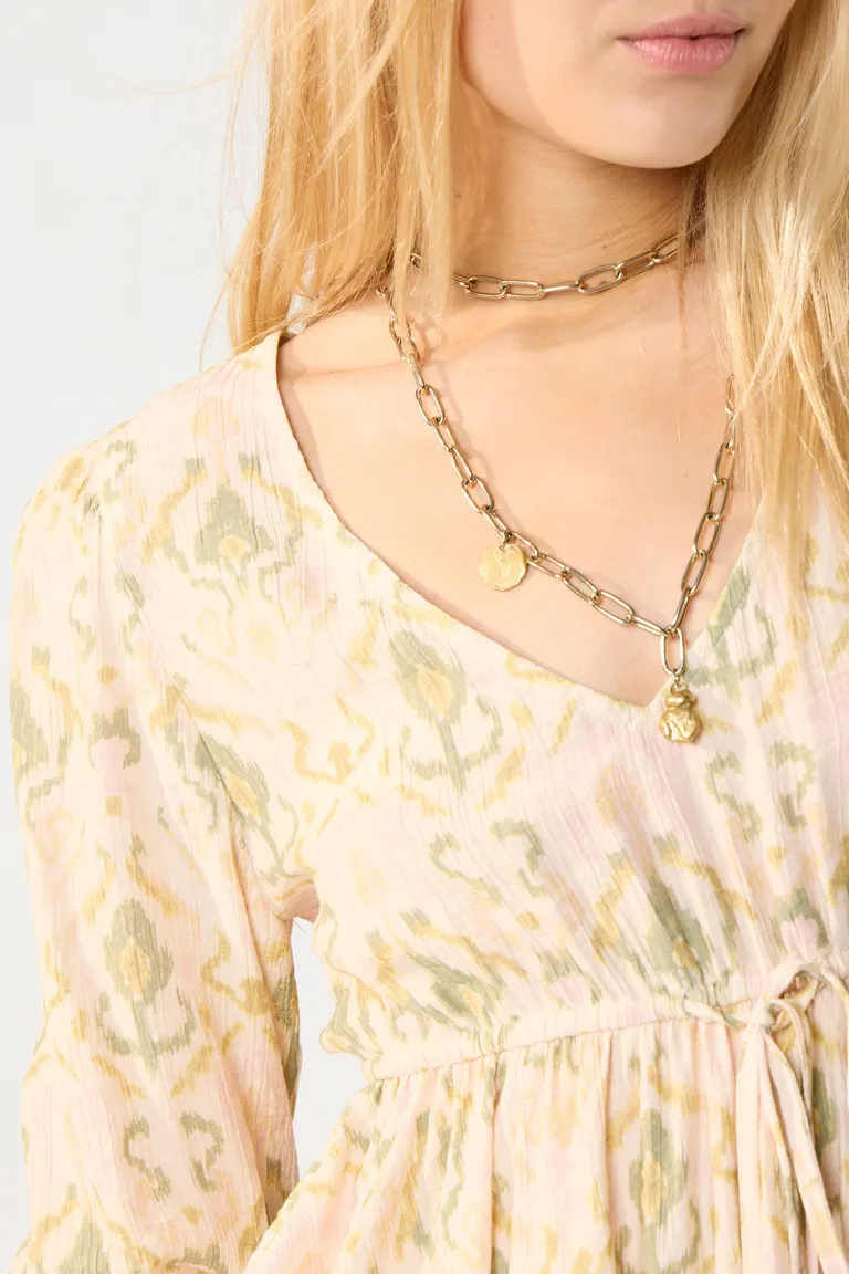 Blusa estampada con escote en V y mangas tres cuartos para mujer de Cuesta Blanca en Blusas para argentina