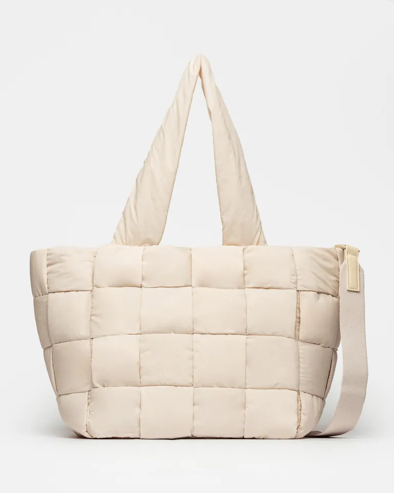 Bolso de tela acolchado y trenzado con apertura con cierre y manija ajustable de Prüne en Bolsos y Carteras para argentina