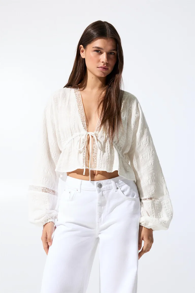 Blusa encaje con lazo de Pull&Bear en Blusas para argentina
