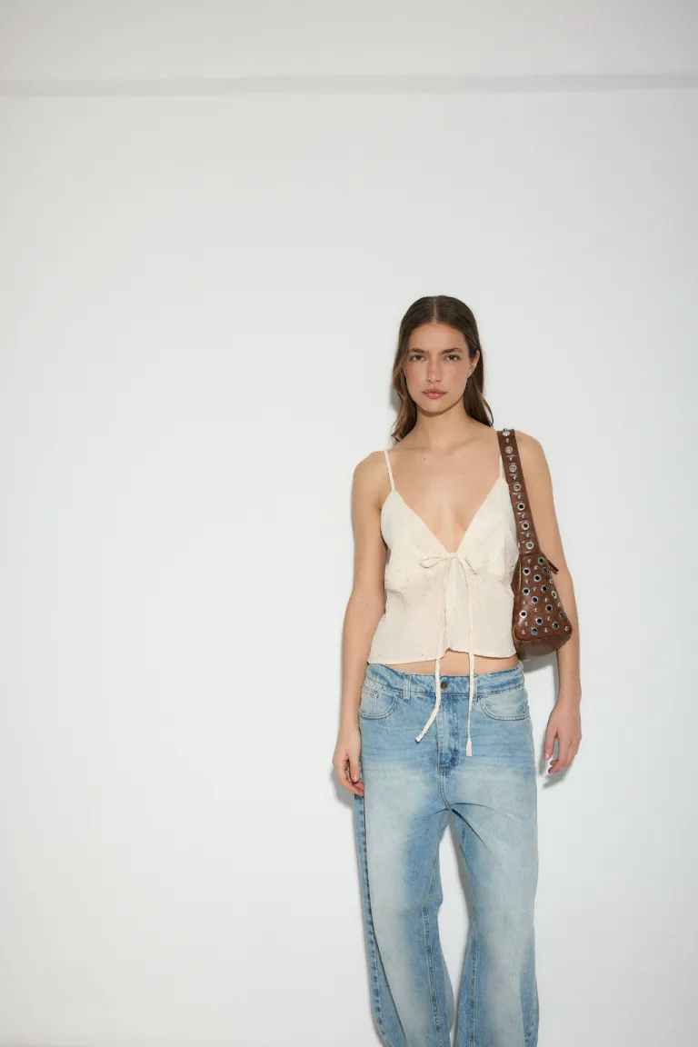 Blusa de lino con lentejuelas, diseño musculoso y tirantes regulables de Audaz en Blusas para argentina