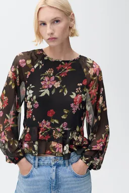 Blusa floral volantes de Mango en Blusas para argentina