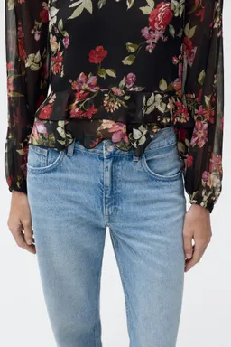 Blusa floral volantes de Mango en Blusas para argentina