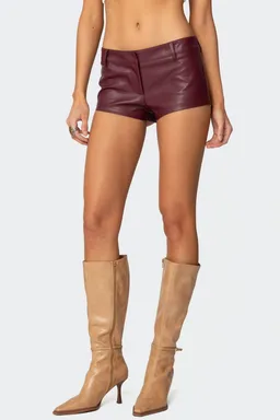 Micro shorts cuero sintético melaney de Edikted en Shorts para argentina