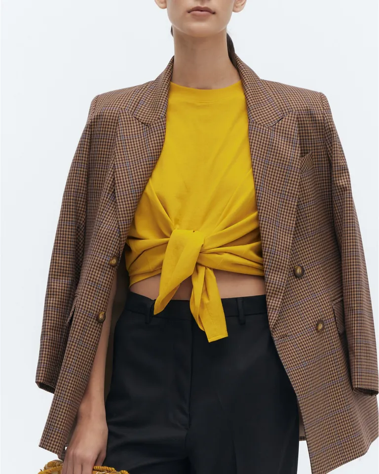 Remera de manga corta con escote redondo y nudo frontal de Blue Sheep en Remeras para argentina