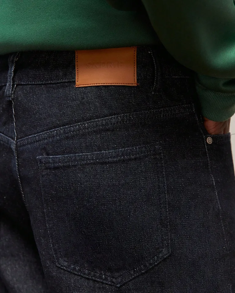 Jeans negro corte recto casual de Aknotic en Pantalones para argentina