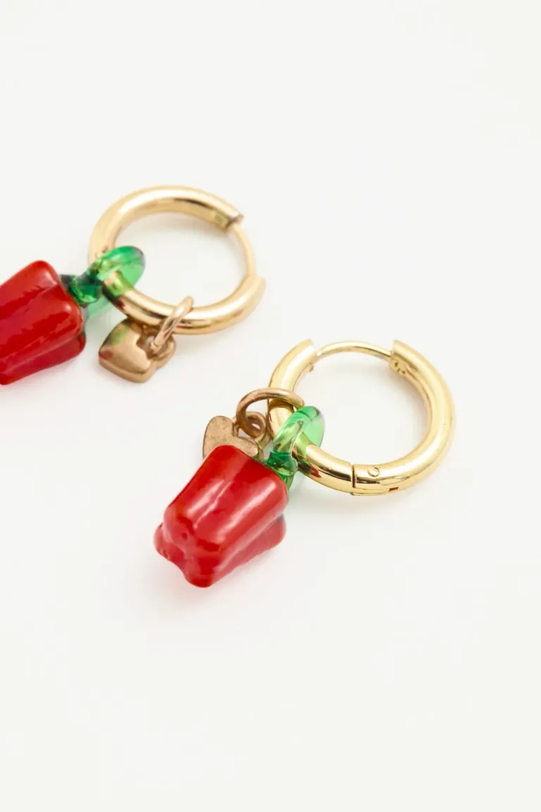 Aretes de corazón rojos con detalles en vidrio, un complemento elegante y llamativo de Rapsodia en Bijouterie para argentina
