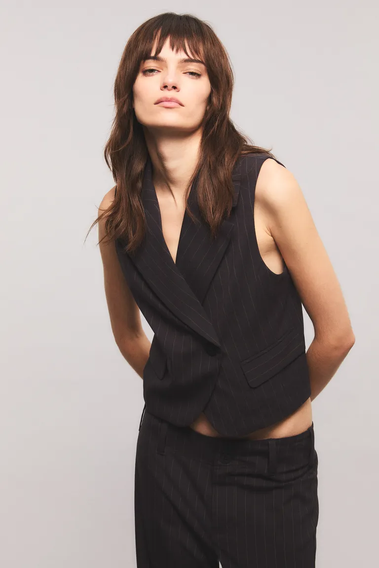 Chaleco de estilo sofisticado y versatilidad para eventos y ocasiones especiales de Kosiuko en Chalecos para argentina